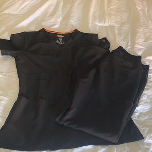 Dickies black scrub set. Like new.